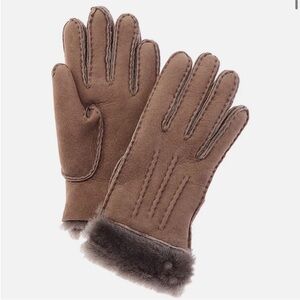 UGG Exposed Genuine Shearling Gloves SZ M